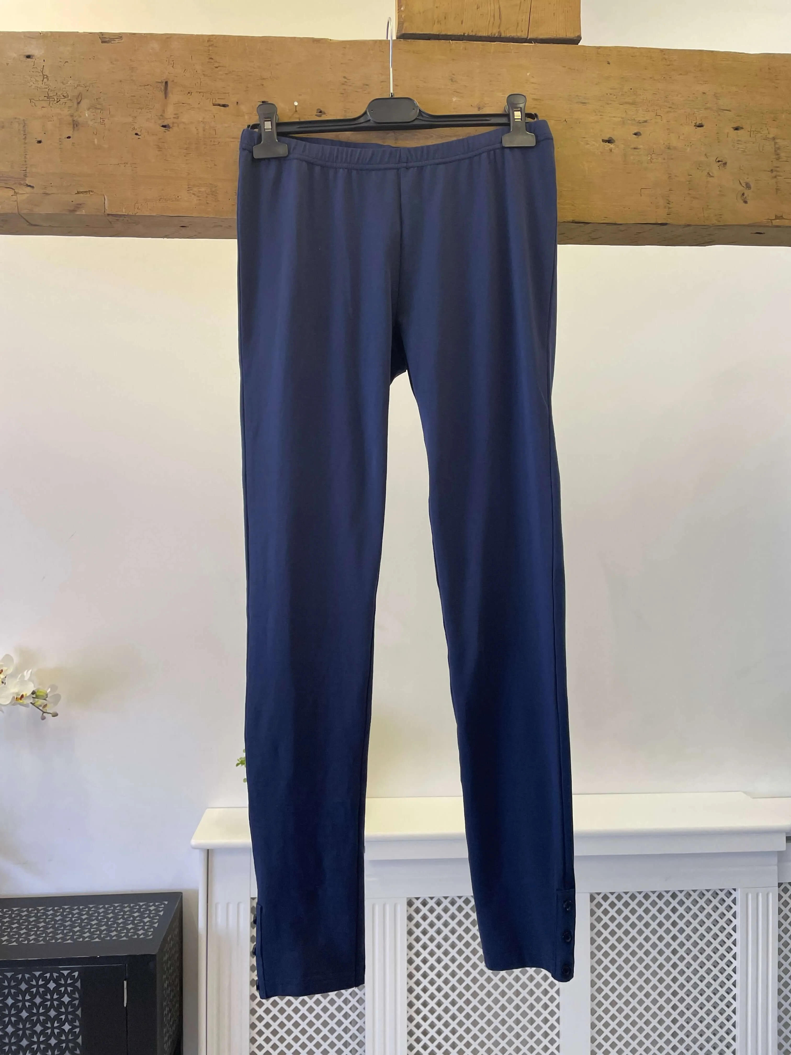 Long Leggings with cute button detailing